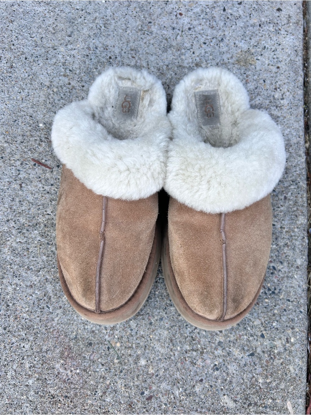Ugg Women’s Disquette Sheepskin Slippers - Picture 2 of 7